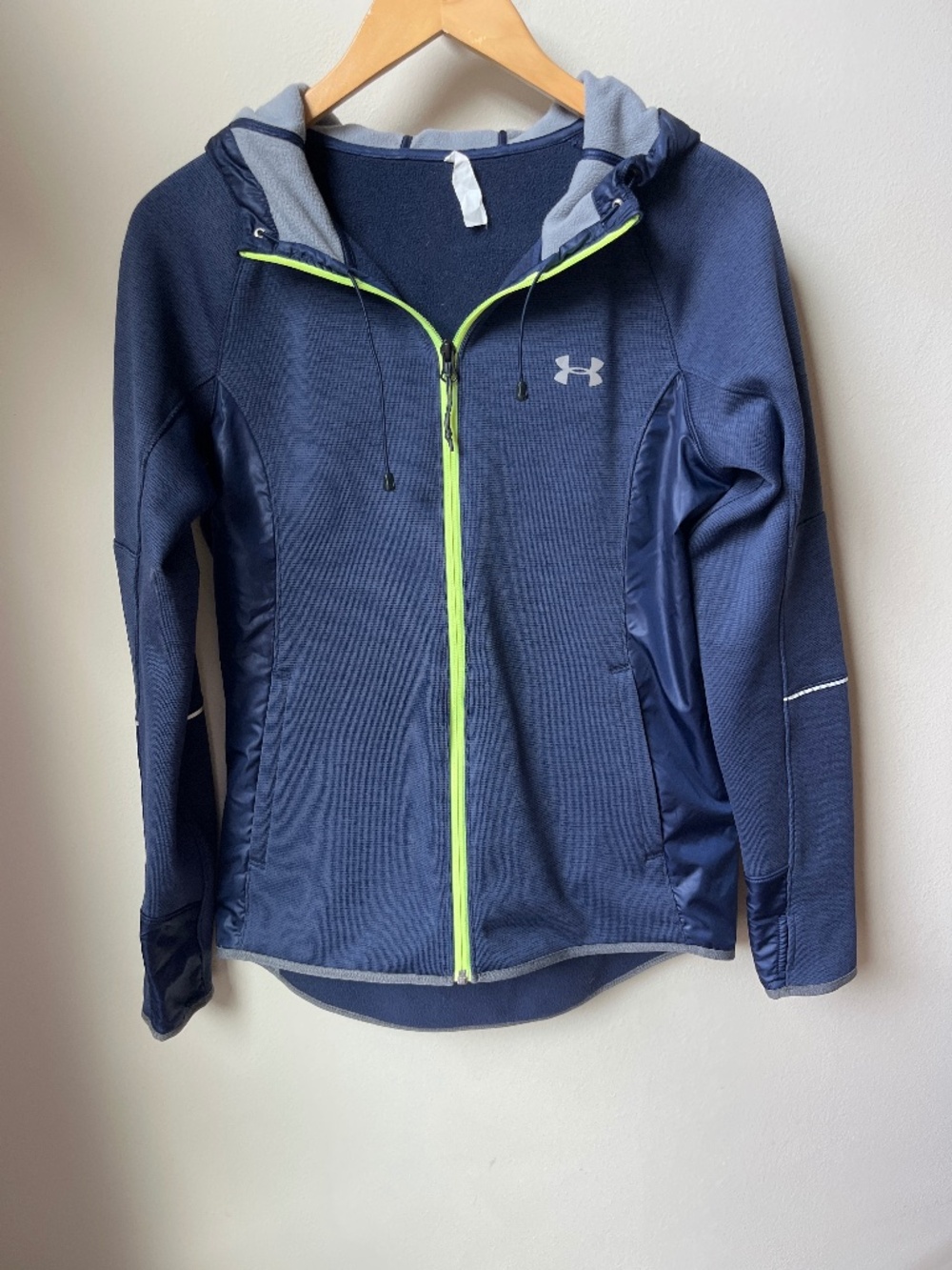 EUC Under Armour blue hooded jacket; Small
